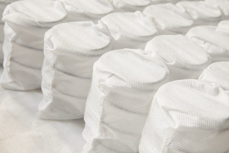 Matratze mit Mehrfachtaschenfedern